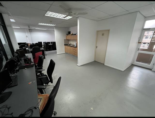 110M² OFFICE TO LET IN CENTURY CITY